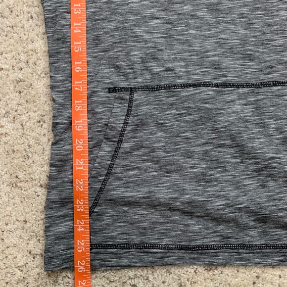 Preloved long sleeve with hood - Picture 4 of 5